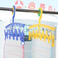 hot sale plastic drying racks clothes hanger peg with 18 clips